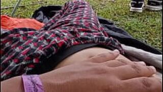 Утренняя мастурбация в кемпинге - порно видео