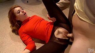 Задница Лекси так хорошо выглядит в леггинсах - порно видео