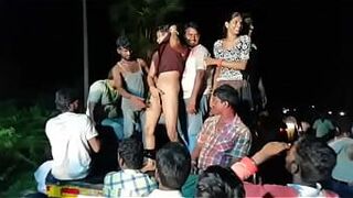 Телугу девушка обнаженный танец - порно видео