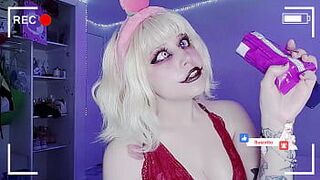 клоун-психопат ест кегли - порно видео