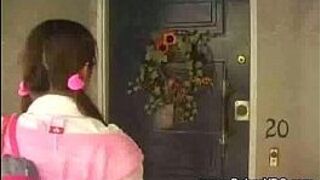 Горячая няня соблазняется учителем - порно видео