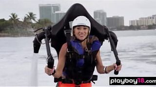 Обнаженная крутая чернокожая красотка Тори Тейлор и ее грудастые подружки пробуют водную струю - порно видео