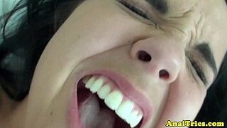 Анальный секс в видео от первого лица с миниатюрной юной подругой - порно видео