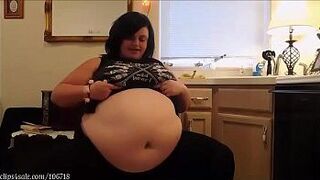 ОГРОМНЫЙ раздутый живот! - порно видео