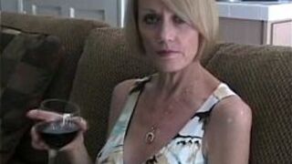 Горячая бабуля хочет молодой член - порно видео