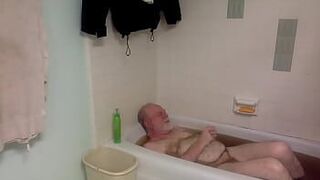 «Бизабаб принимает ванну» — мистер Каллен Философс, время от времени рассказывая анекдоты о медовом месяце Пола Беттани и Дженифер Коннелли… - порно видео