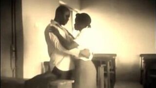 Скрытая камера засняла учительницу, занимающуюся сексом со студенткой. - порно видео