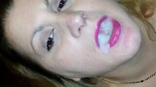 Толстушки домохозяйка сосет другой - порно видео